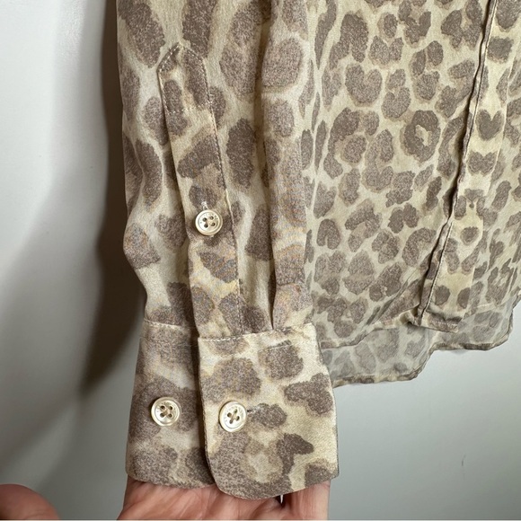 Equipment Femme 100% Silk Animal Print Blouse Size XS - Picture 6 of 10